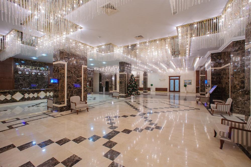 President Hotel Minsk Esterno foto